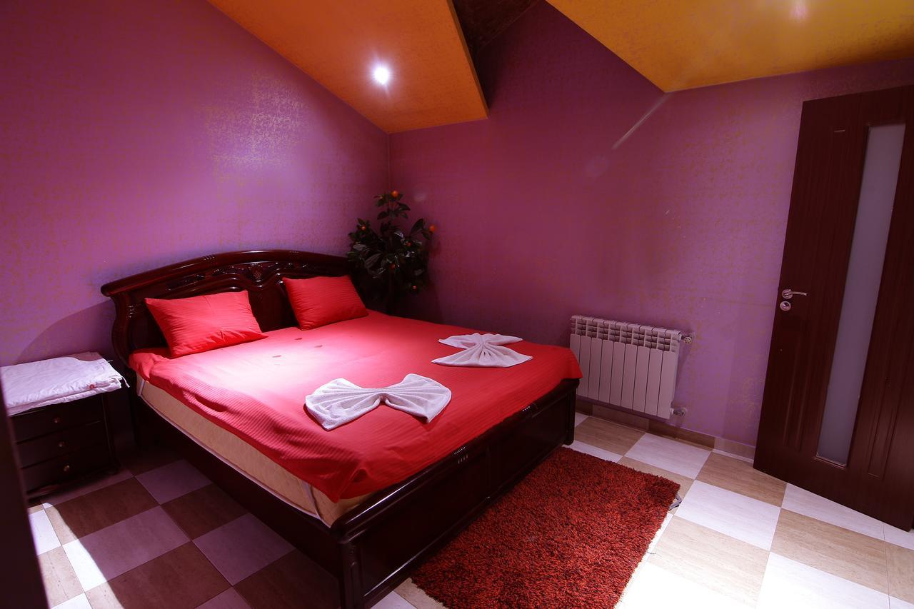 Sochi Plaza Hotel Erevan Esterno foto